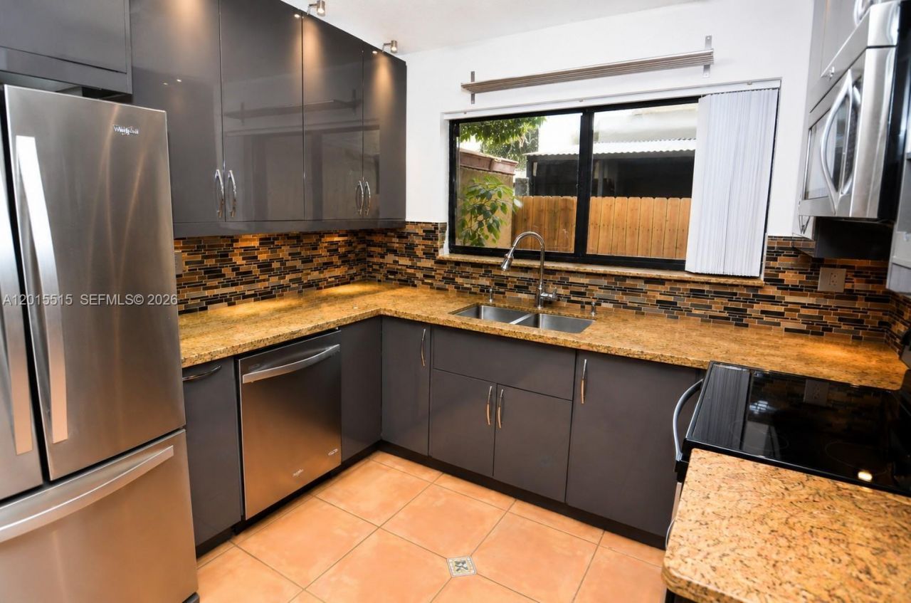 2934 Whitehead St, Unit 2, Miami, FL 33133 Photo
