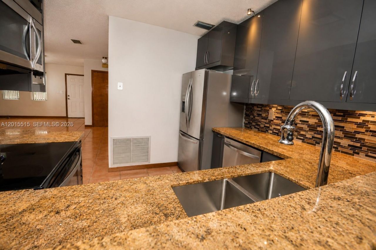 2934 Whitehead St, Unit 2, Miami, FL 33133 Photo