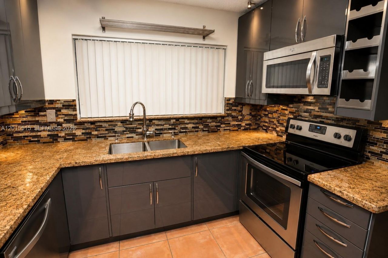 2934 Whitehead St, Unit 2, Miami, FL 33133 Photo