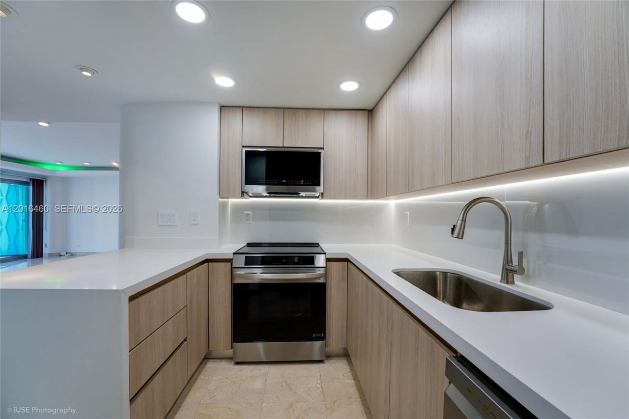 2451 Brickell Ave , Unit 20H, Miami, FL 33129 Photo