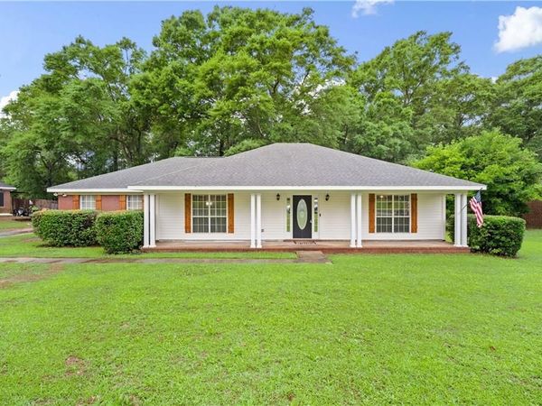 4013 Blakewood Drive W, Semmes, AL 36575