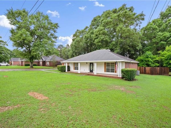 4013 Blakewood Drive W, Semmes, AL 36575