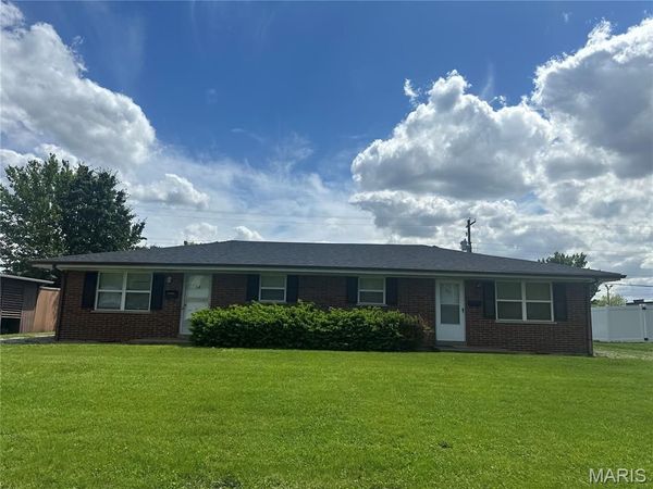 30 Queensway Drive , Belleville, IL 62226