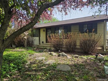 6300 Runyan Lake Road, Tyrone Twp, MI 48430