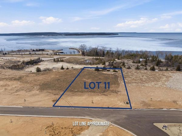 QUARRY BLUFF COURT, Sturgeon Bay, WI 54235