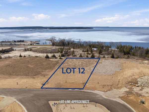 QUARRY BLUFF COURT, Sturgeon Bay, WI 54235