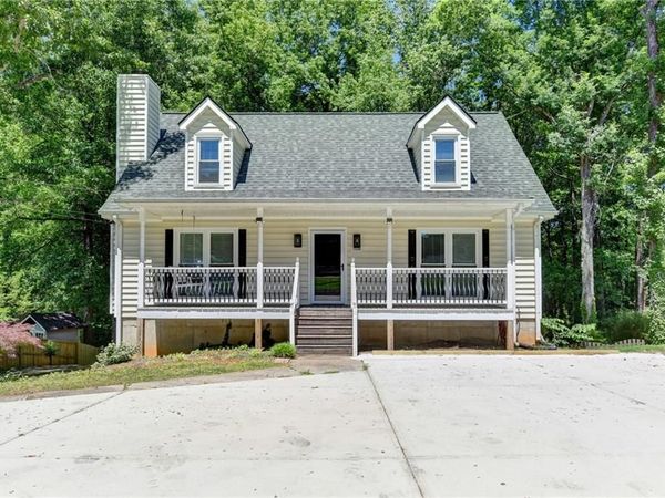 1530 Plunketts Road, Buford, GA 30519
