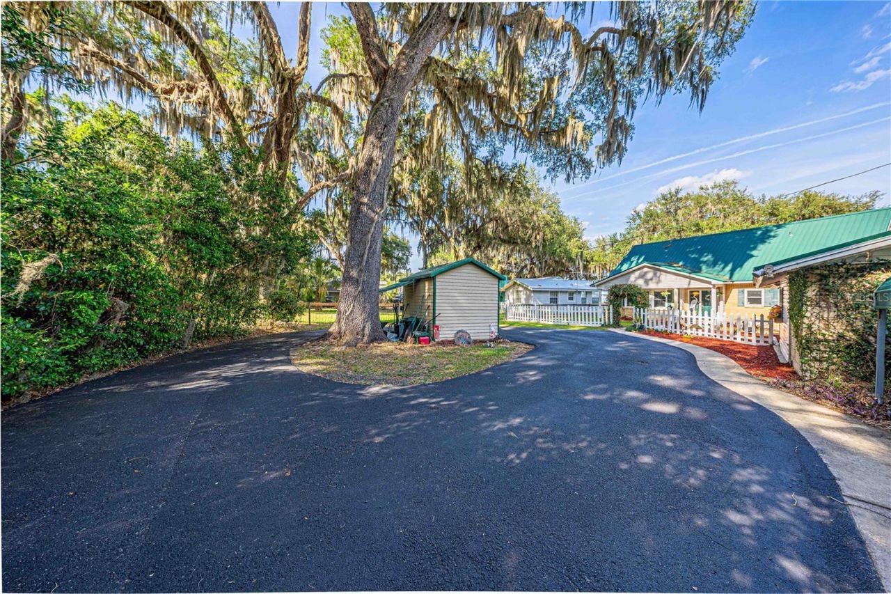 11690 SE 132nd Street Road, Ocklawaha, FL 32179 Photo