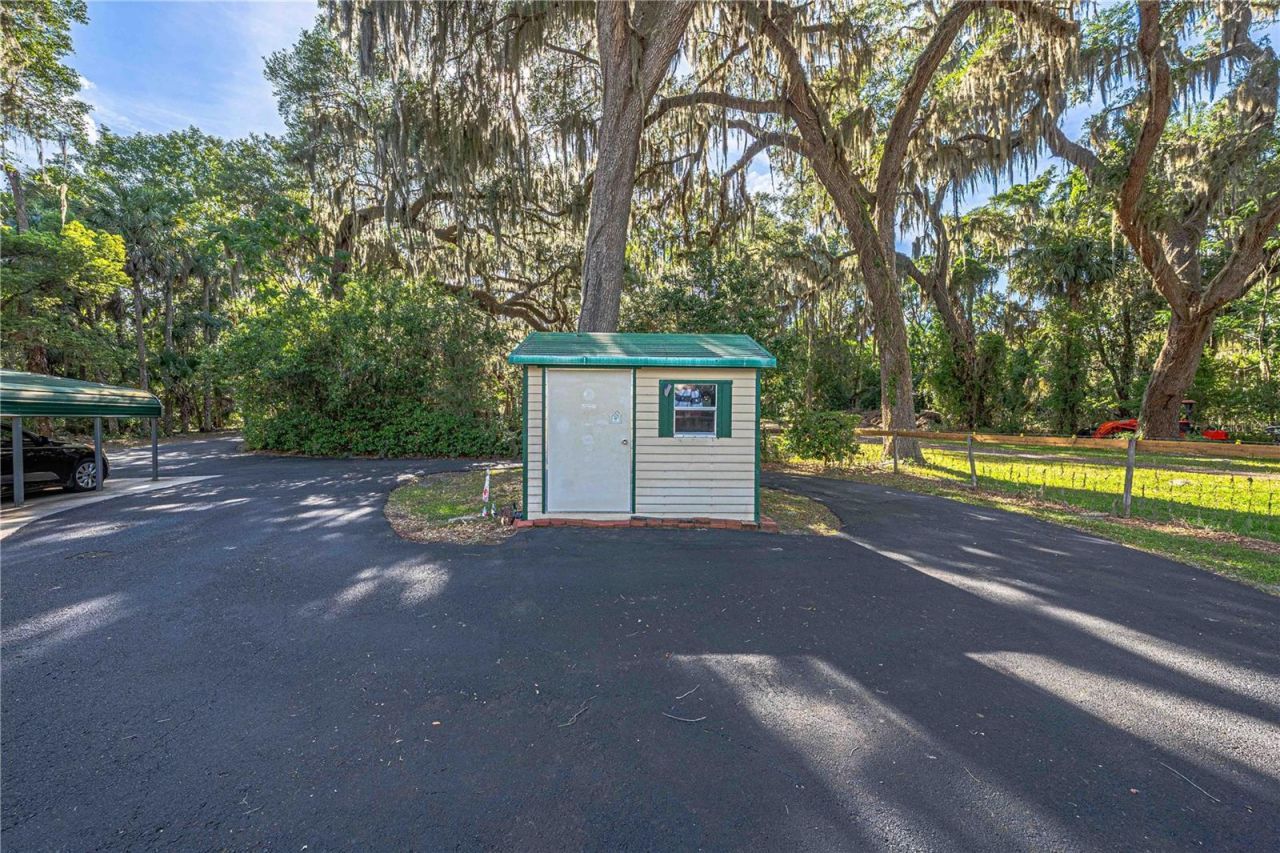 11690 SE 132nd Street Road, Ocklawaha, FL 32179 Photo