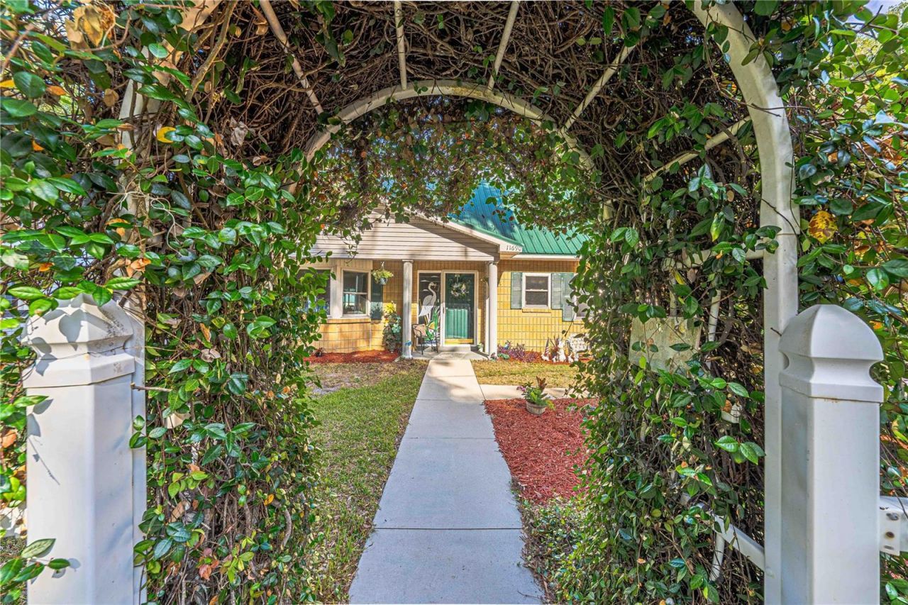 11690 SE 132nd Street Road, Ocklawaha, FL 32179 Photo