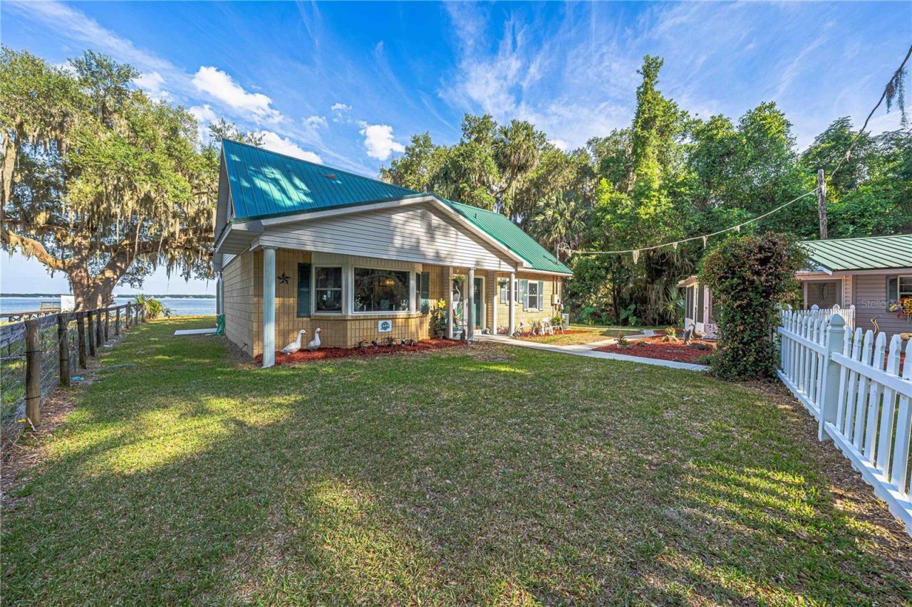 11690 SE 132nd Street Road, Ocklawaha, FL 32179 Photo