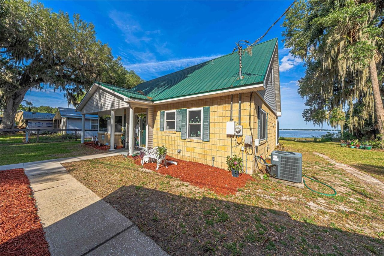 11690 SE 132nd Street Road, Ocklawaha, FL 32179 Photo