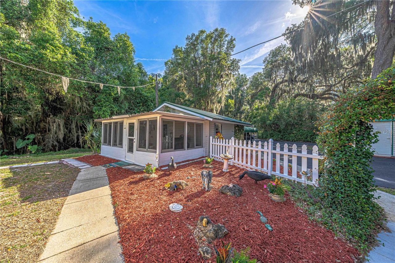 11690 SE 132nd Street Road, Ocklawaha, FL 32179 Photo