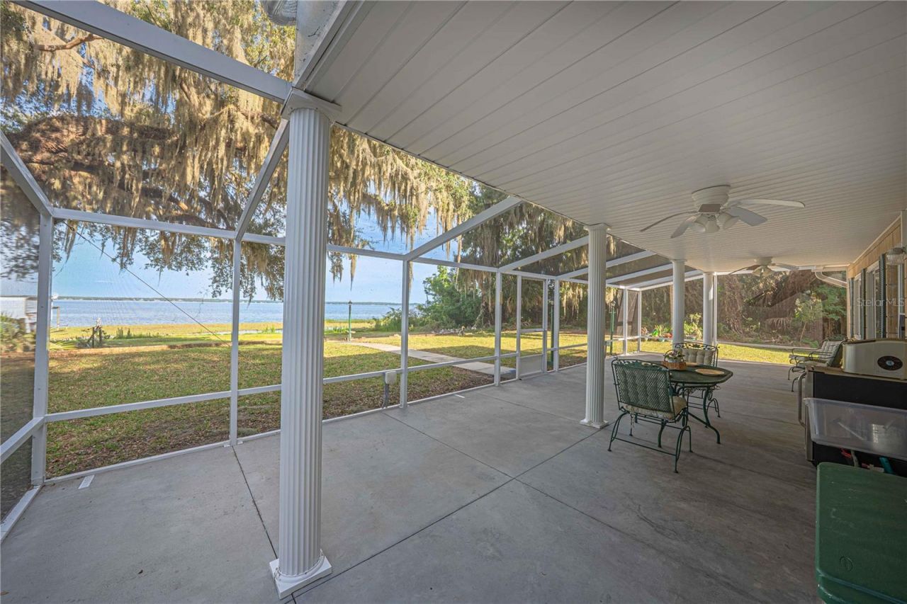 11690 SE 132nd Street Road, Ocklawaha, FL 32179 Photo