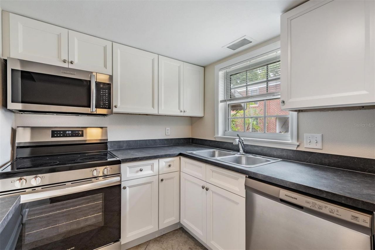 8565 12th Way N, Unit A, Saint Petersburg, FL 33702 Photo