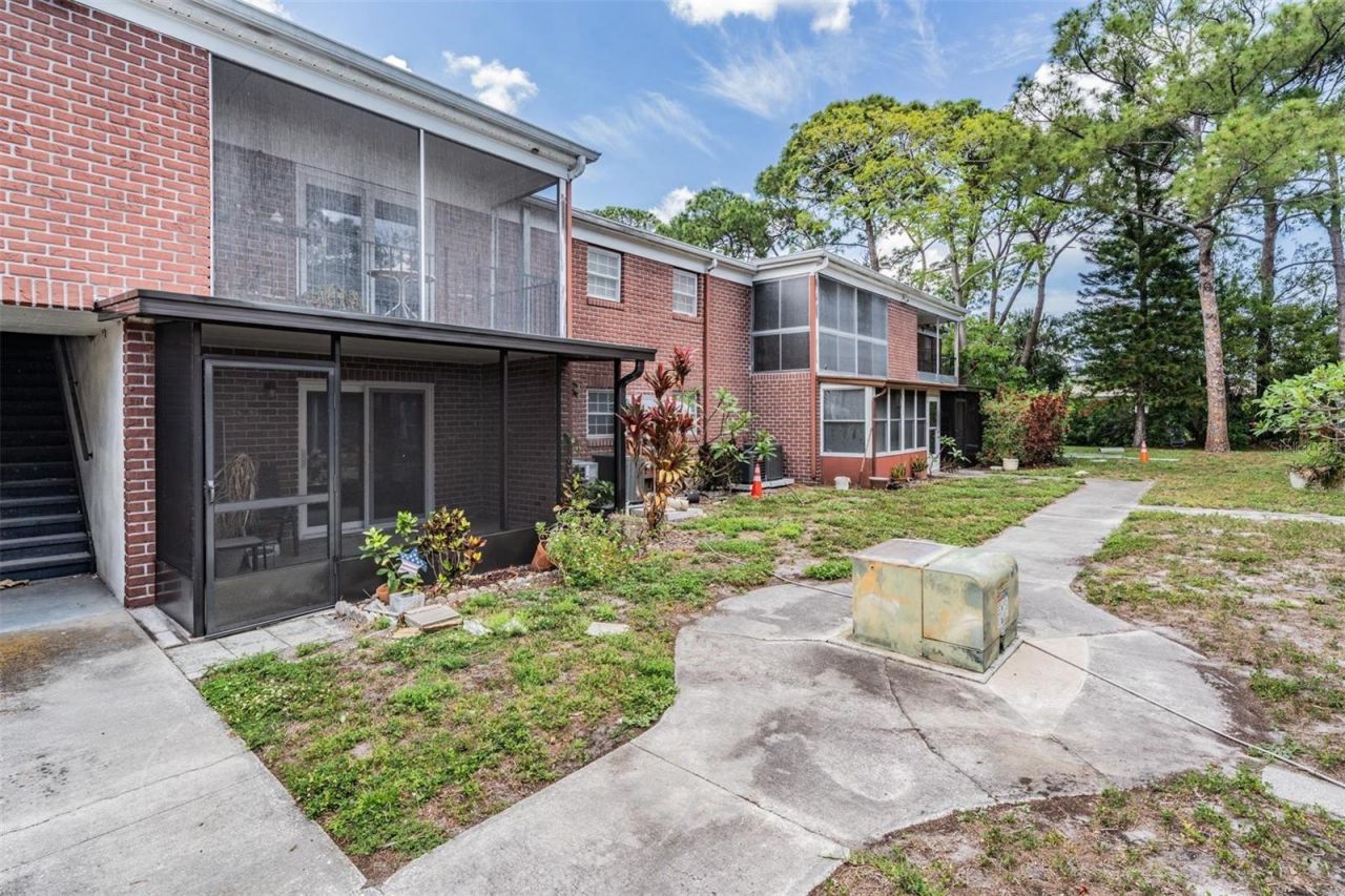 8565 12th Way N, Unit A, Saint Petersburg, FL 33702 Photo