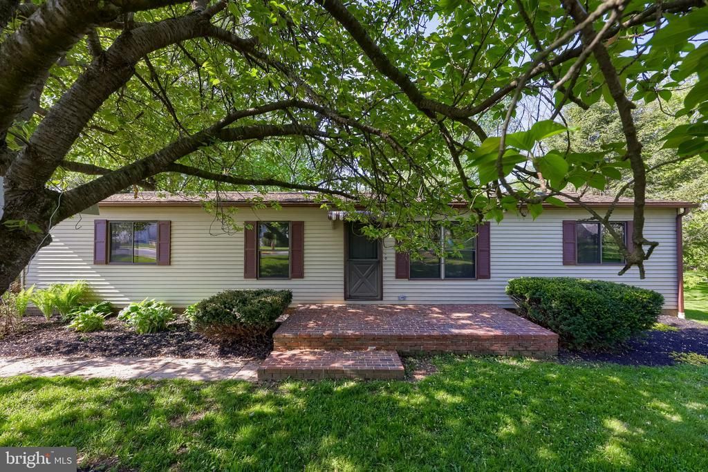 62 W SLOKOM AVENUE , CHRISTIANA, PA 17509