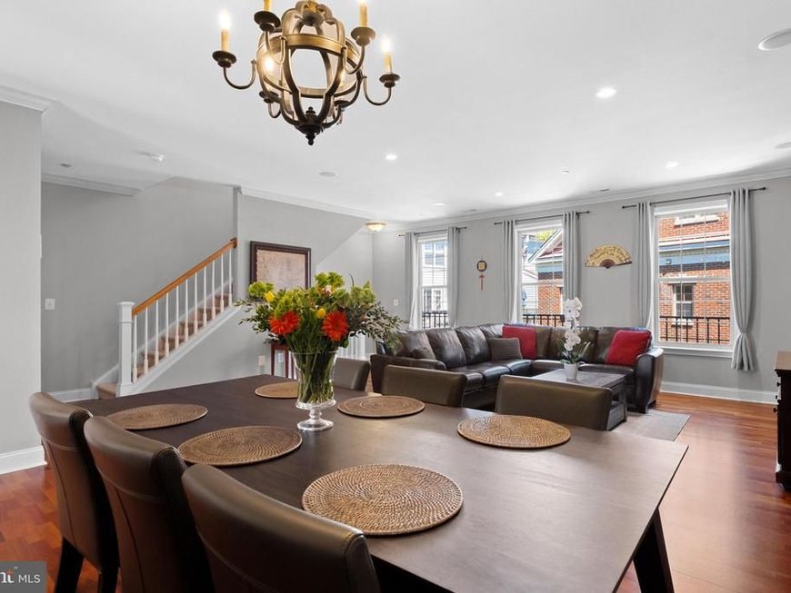 203 Captains Way, Philadelphia, PA 19146 Main Photo