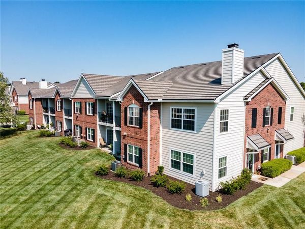11604 Tomahawk Creek Parkway, Unit L, Leawood, KS 66211