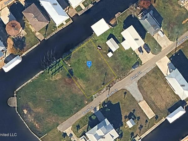 4015 Bank Street, Bay Saint Louis, MS 39520