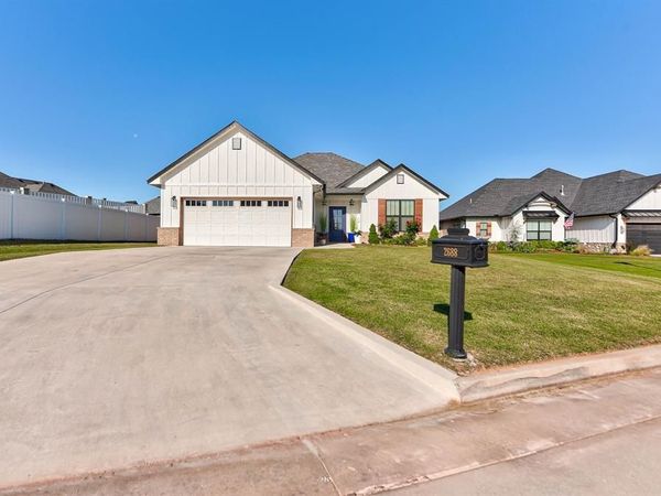 2688 Somerset Drive, Shawnee, OK 74804