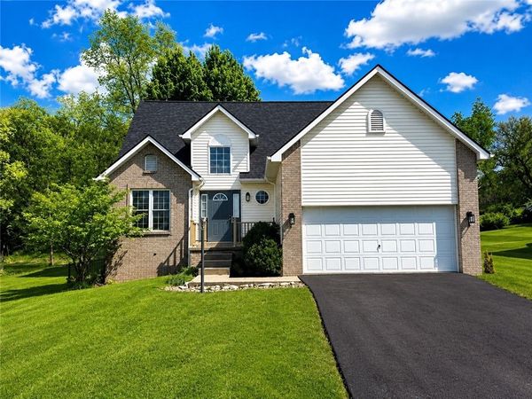 1319 Deerfield Ln, Leechburg, PA 15656