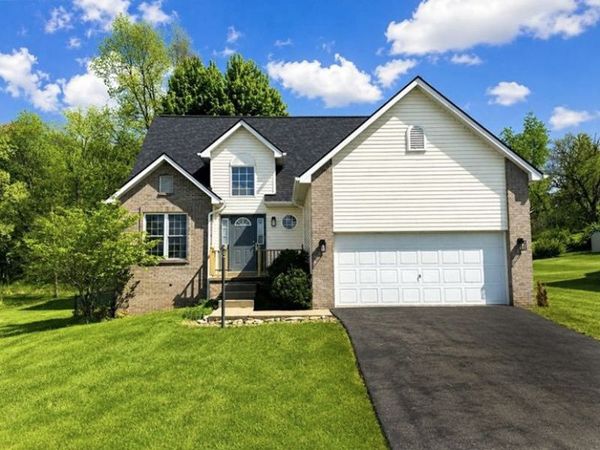 1319 Deerfield Ln, Leechburg, PA 15656