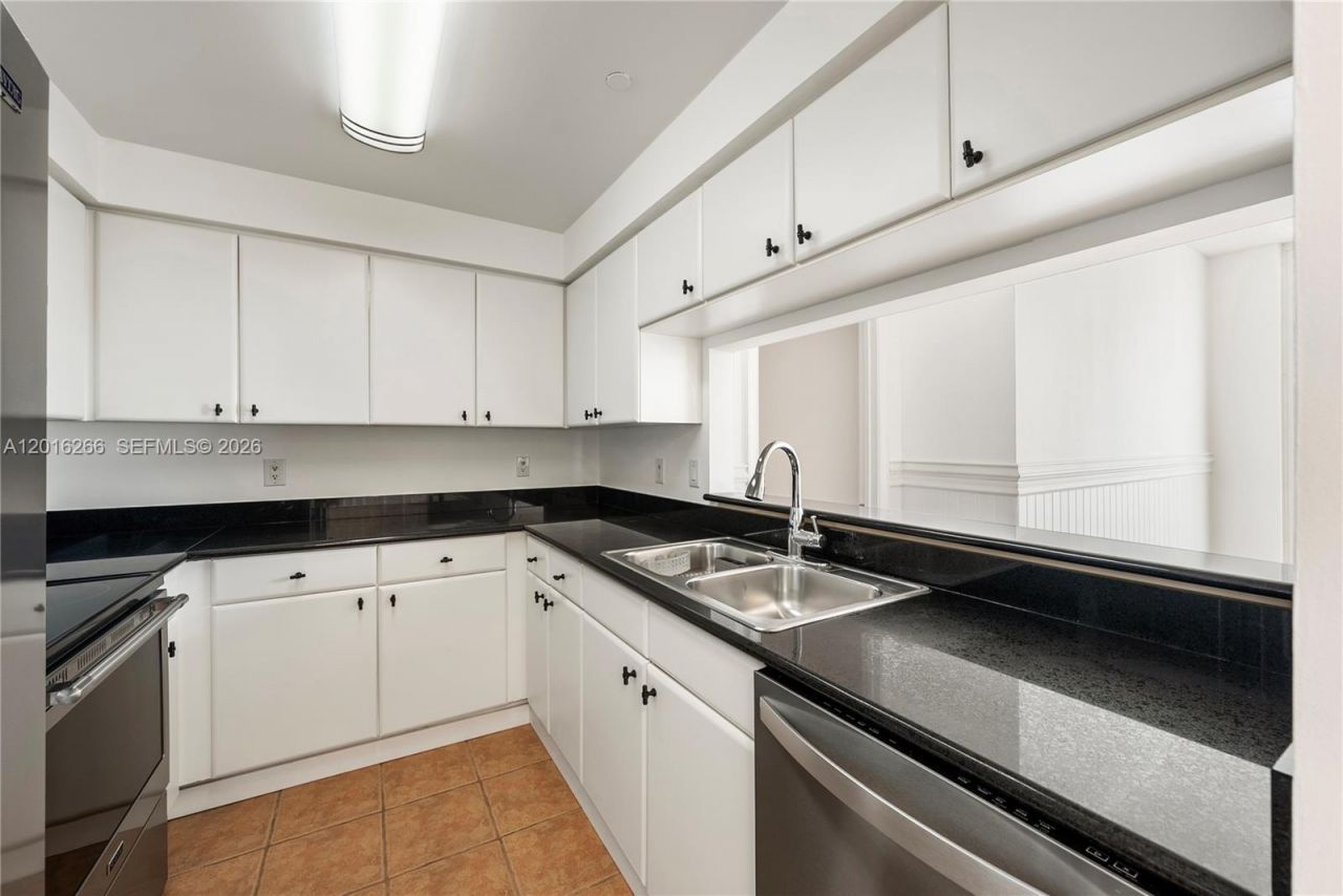 2475 Brickell Ave , Unit 2206, Miami, FL 33129 Photo