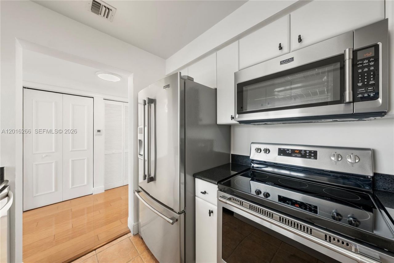 2475 Brickell Ave , Unit 2206, Miami, FL 33129 Photo