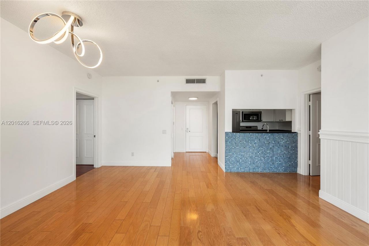 2475 Brickell Ave , Unit 2206, Miami, FL 33129 Photo