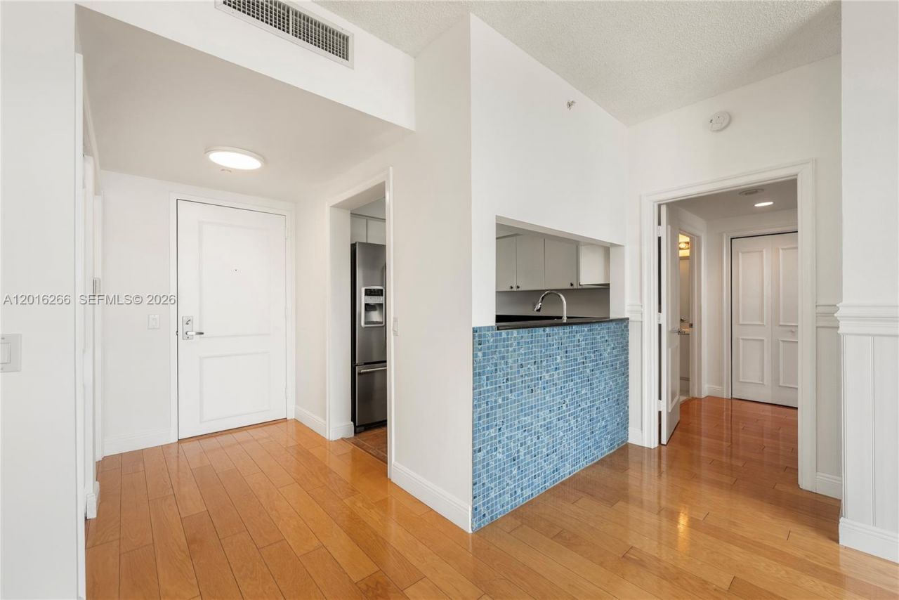 2475 Brickell Ave , Unit 2206, Miami, FL 33129 Photo