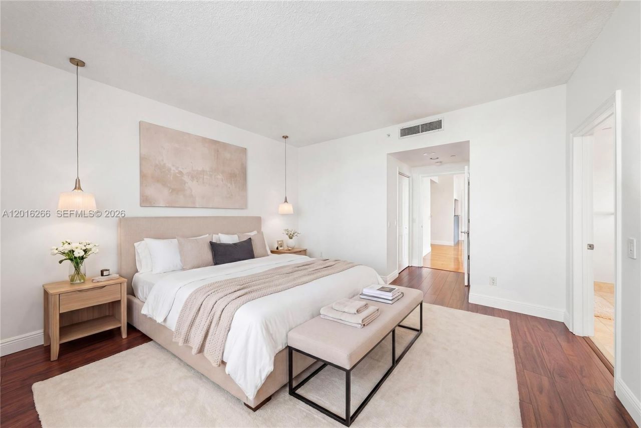 2475 Brickell Ave , Unit 2206, Miami, FL 33129 Photo