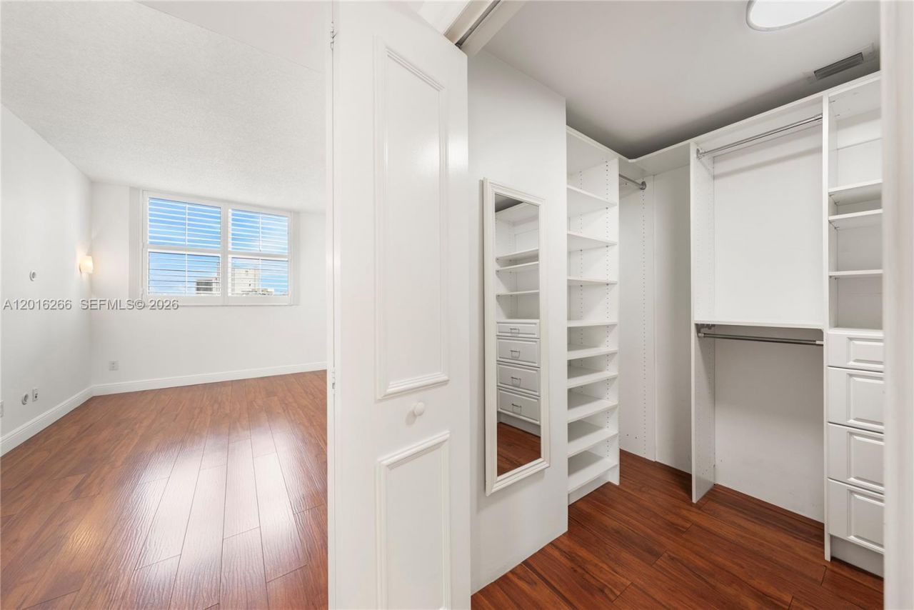 2475 Brickell Ave , Unit 2206, Miami, FL 33129 Photo
