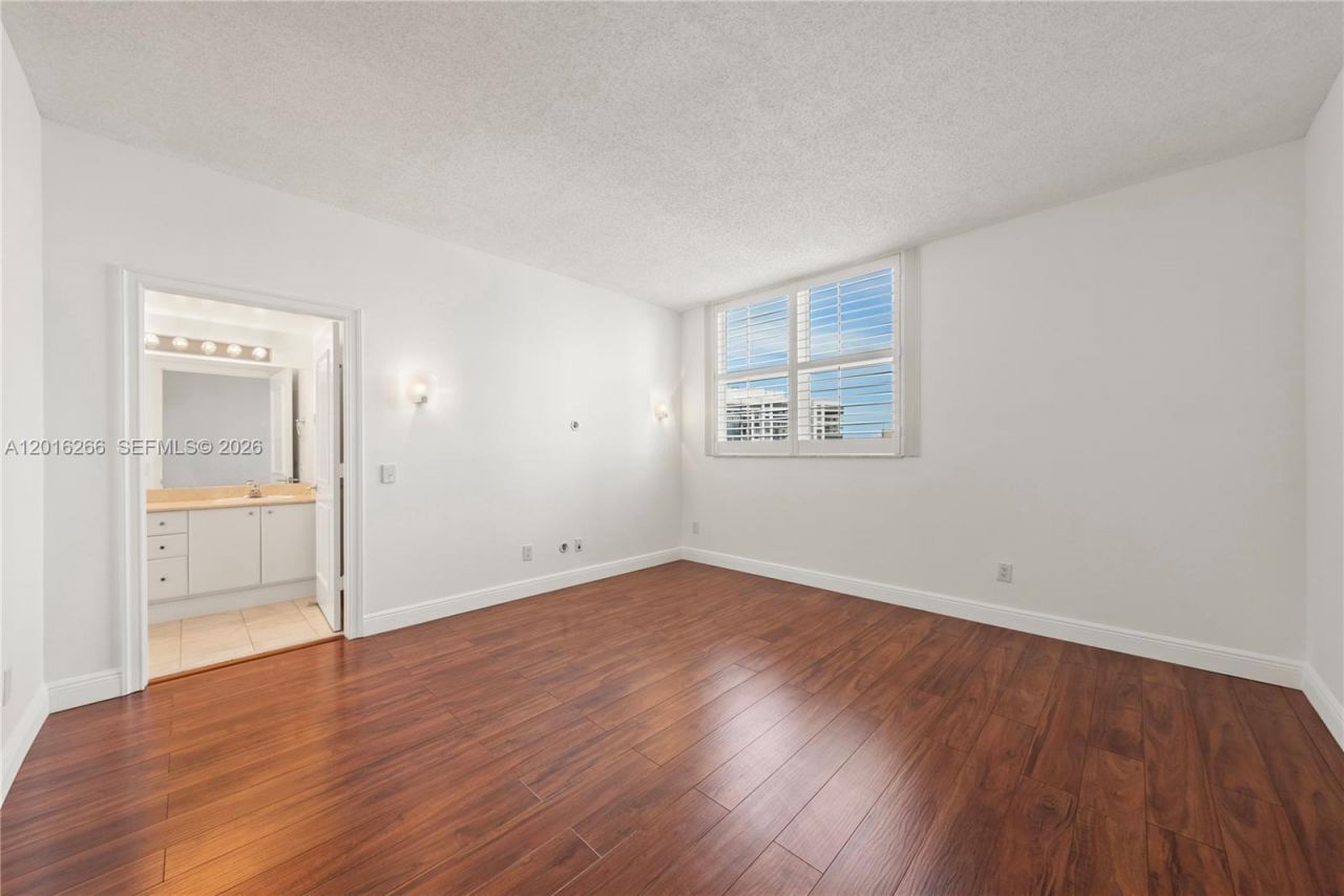 2475 Brickell Ave , Unit 2206, Miami, FL 33129 Photo