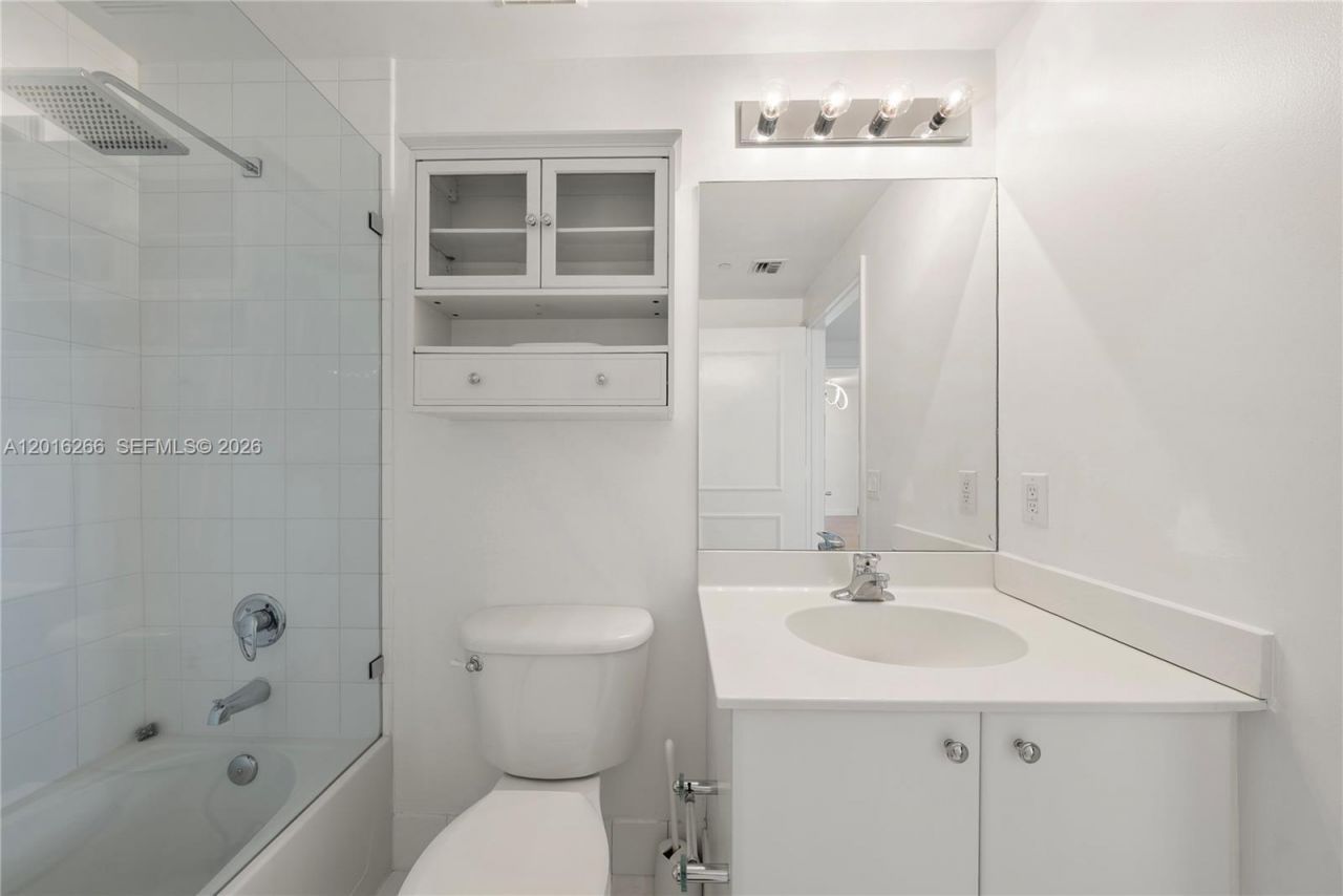 2475 Brickell Ave , Unit 2206, Miami, FL 33129 Photo