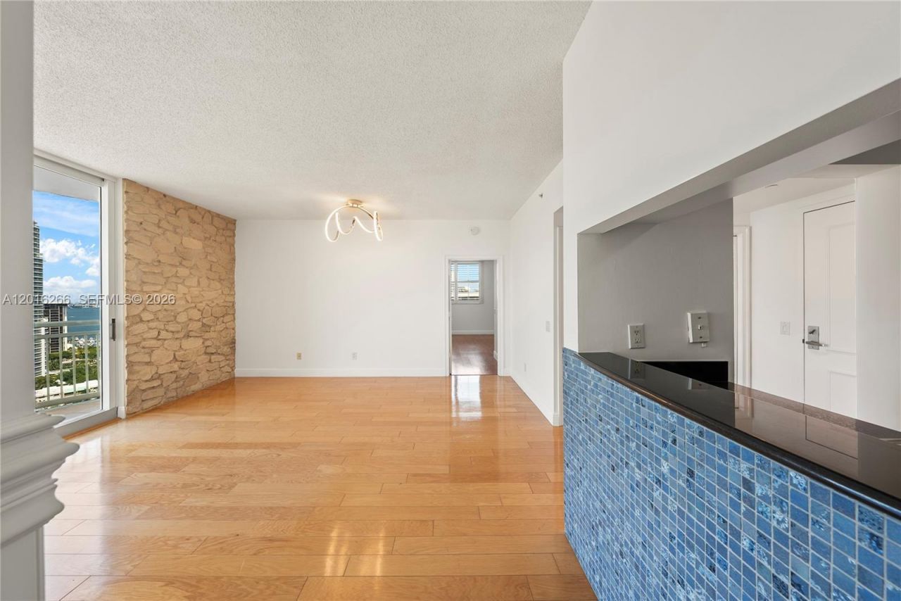 2475 Brickell Ave , Unit 2206, Miami, FL 33129 Photo