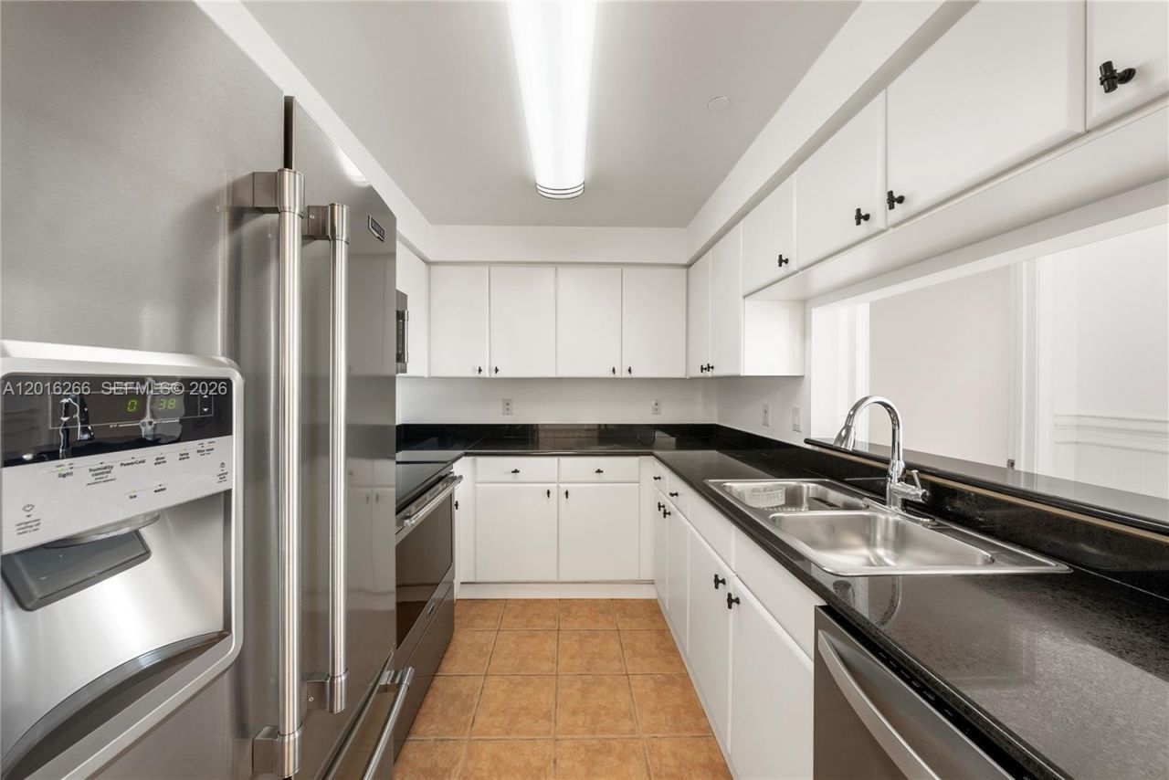 2475 Brickell Ave , Unit 2206, Miami, FL 33129 Photo
