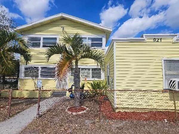 922 14th Street, Unit 202, West Palm Beach, FL 33401
