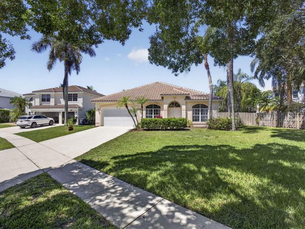 7595 Hollington Place, Greenacres, FL 33467