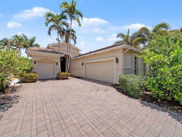 76 Laguna Drive, Palm Beach Gardens, FL 33418
