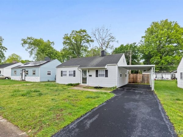 1104 BEL AIRE Drive , Belleville, IL 62220