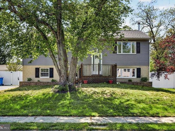 12 W SHORE DRIVE, SOUTHAMPTON, NJ 08088