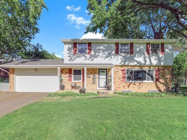 2510 Cavell Avenue N, Golden Valley, MN 55427