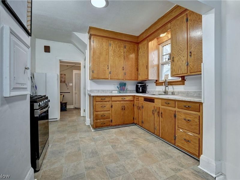710 Roslyn Avenue SW, Canton, OH 44710 Photo 12