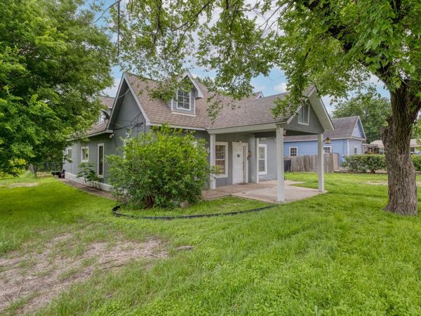 920 Washburn ST, Taylor, TX 76574
