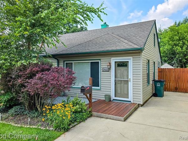 1921 Woodward Heights, Ferndale, MI 48220