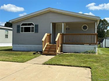 420 Hidden Ridge, Morrice Vlg, MI 48857