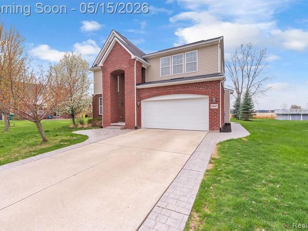 50647 Bredenbury Drive, Macomb Twp, MI 48044