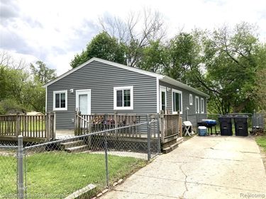 63 Parkdale Avenue, Pontiac, MI 48340