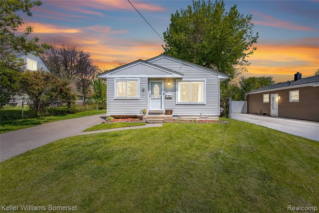 591 Clara Avenue, Pontiac, MI 48340 Main Photo